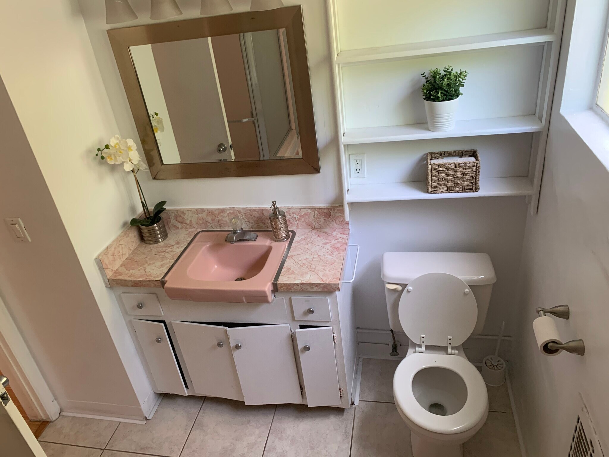 Building Photo - 1221 S Sherbourne Dr