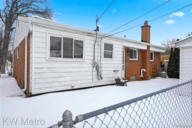 Building Photo - 1204 Montrose Ave