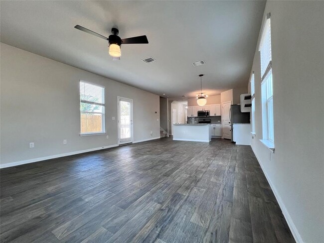 Building Photo - 10604 Tildon Ave