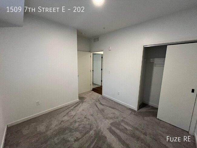 Building Photo - 1509 7th St E
