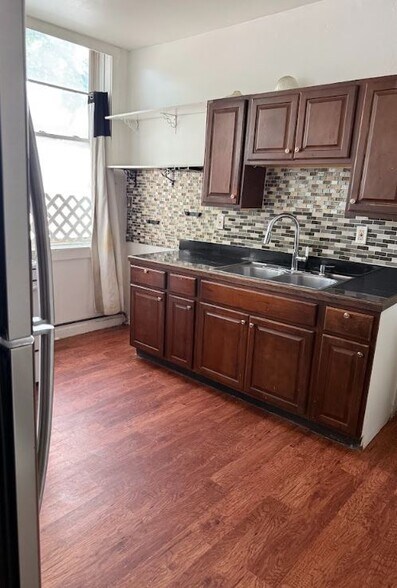 Kitchen - 2357 S Homan Ave