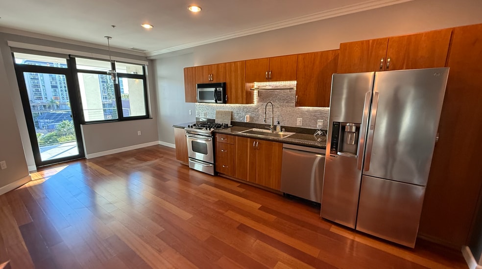 Building Photo - 1551 4th Ave