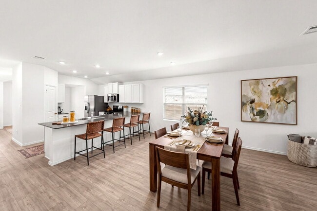 Building Photo - Ready NOW! Greenbelt Wooded Views