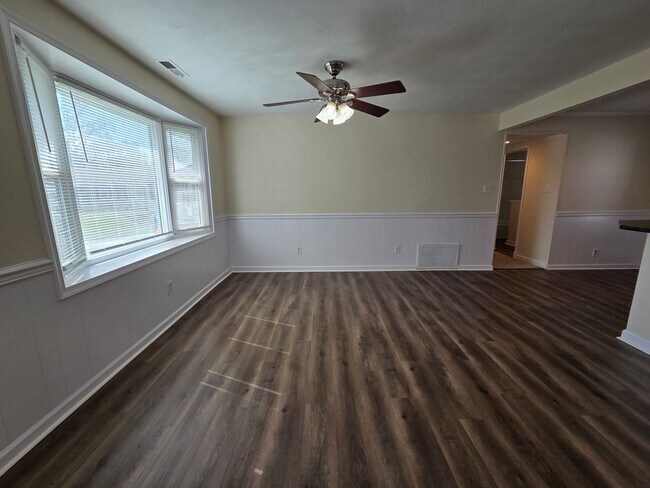 Building Photo - LAKELAND HOMES