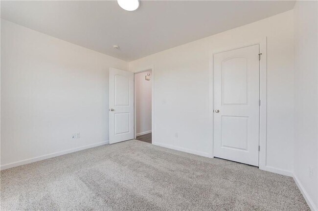 Building Photo - New Home For Lease in Noble!