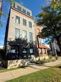 Building Photo - 1495 Superior Ave E