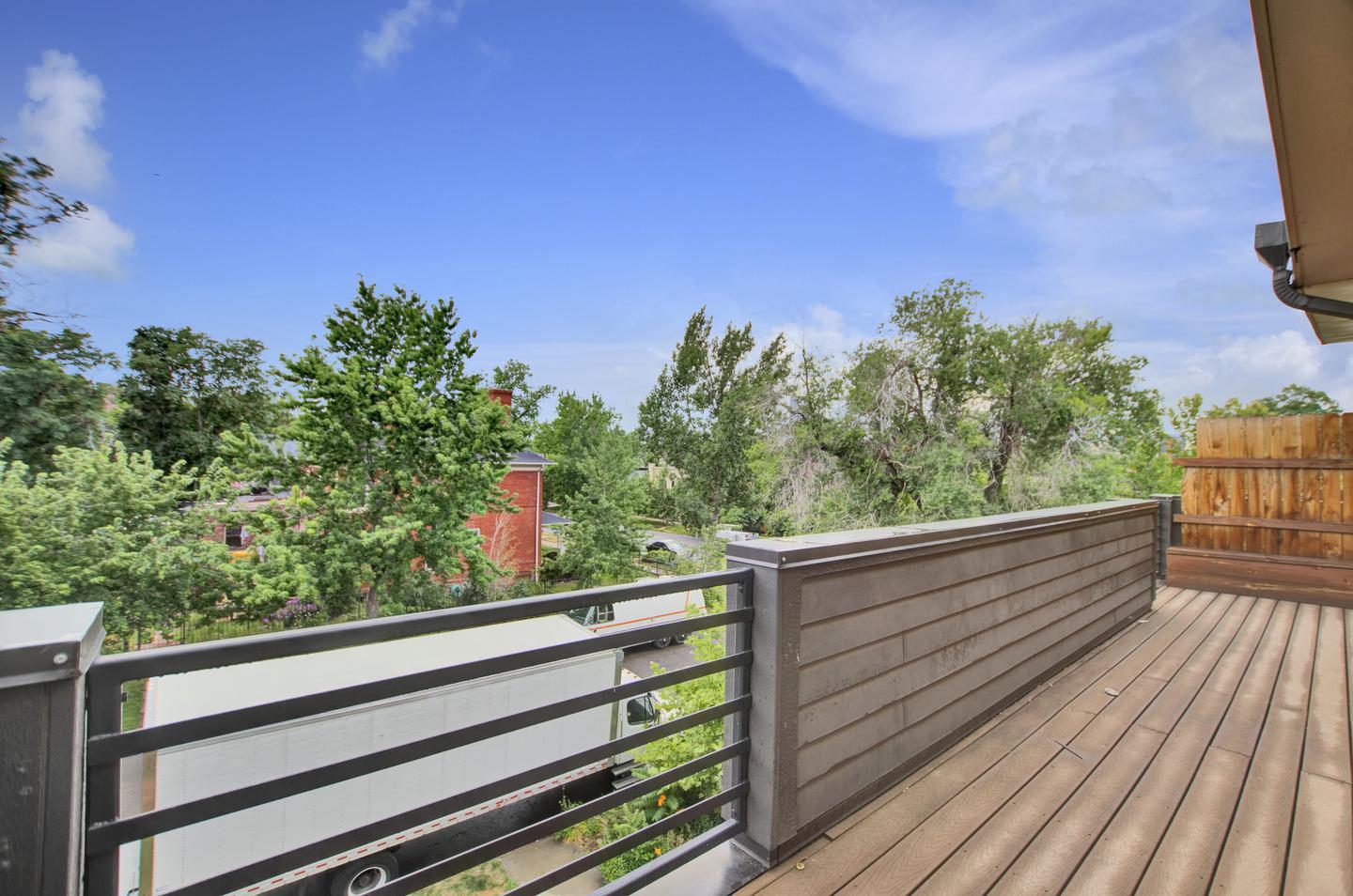 Building Photo - Contemporary Whittier home with wraparound deck