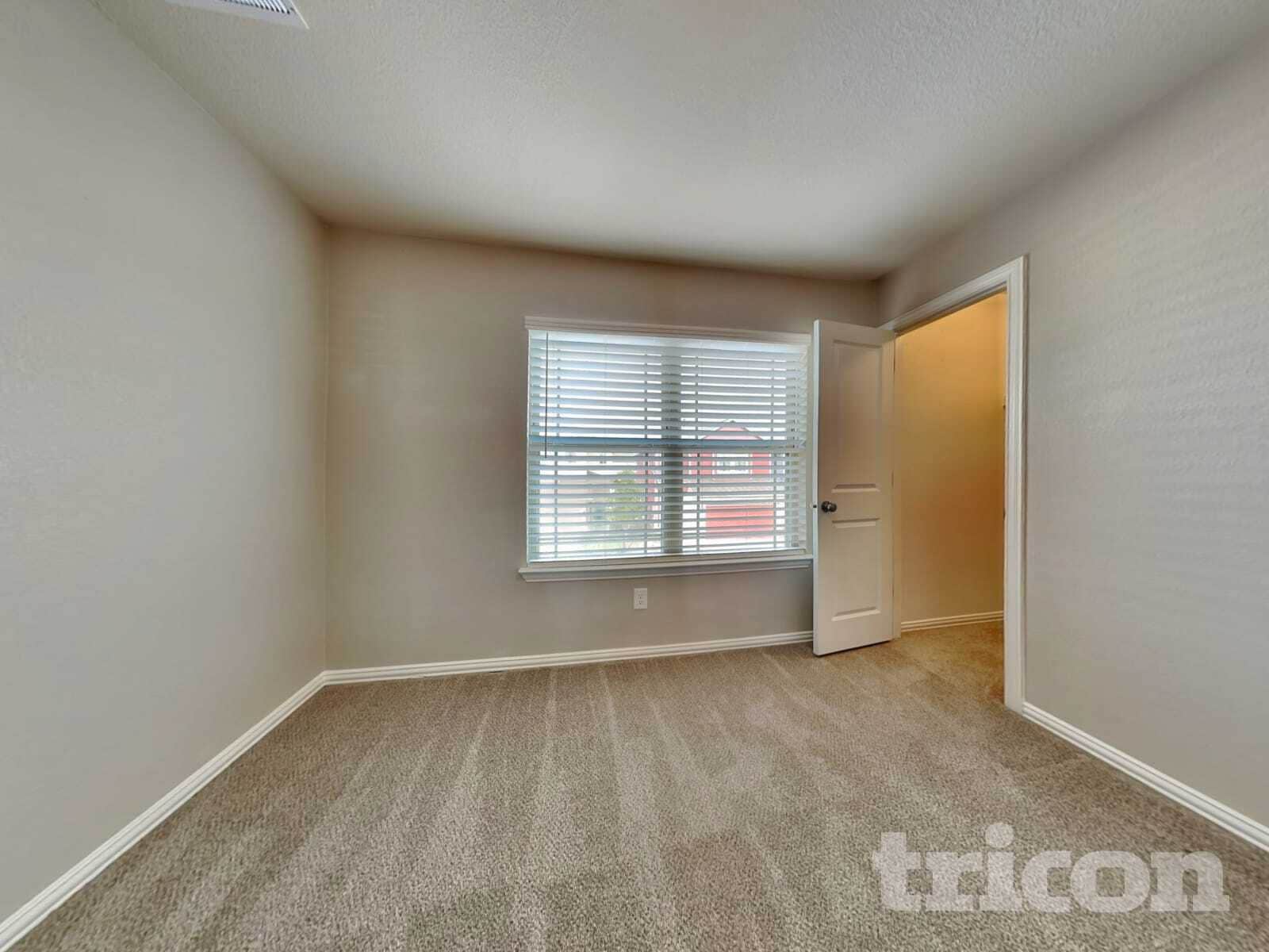 Building Photo - 127 Simon