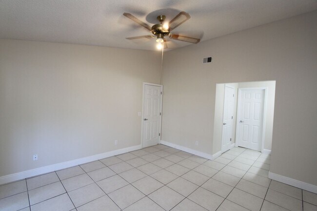 Building Photo - Charming 3 Bedroom, 2 Bathroom Home in Win...