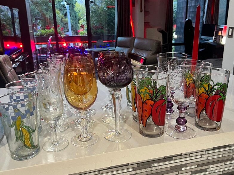 beautful glasses and dishware - 950 N Kings Rd