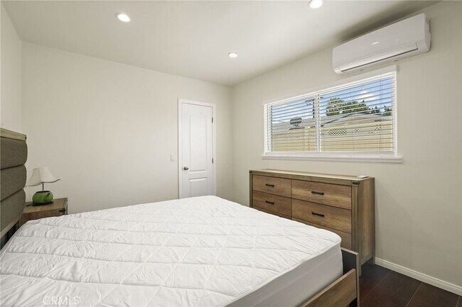 Building Photo - 11716 Paso Robles Ave