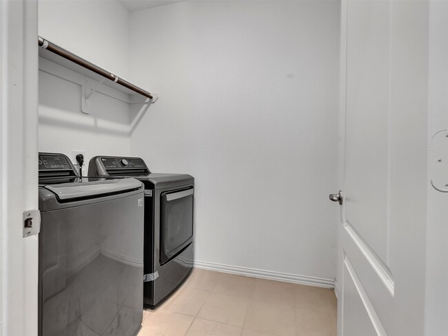 Building Photo - 2531 Sandbar Shark Ct