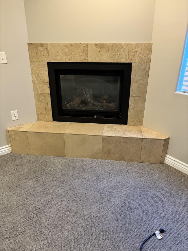 Building Photo - 405 W 375 N