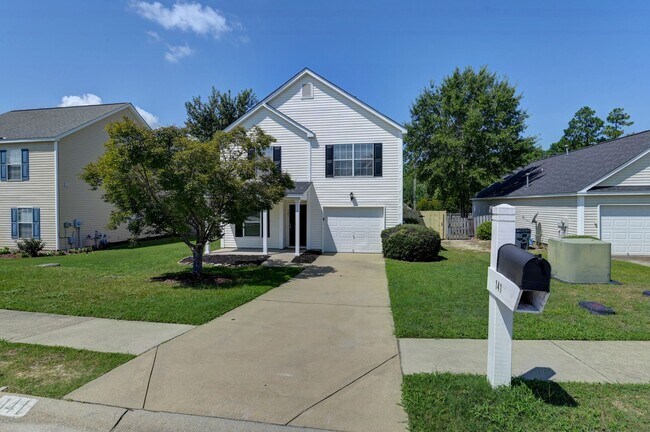 Building Photo - Freshly Updated 3 bedroom Home with New Ro...