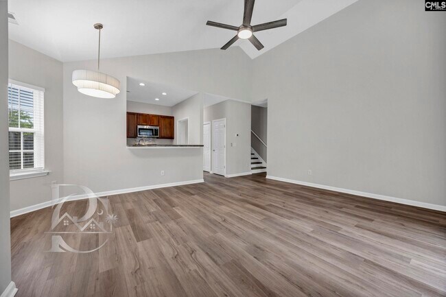 Building Photo - 151 Springhaven Dr