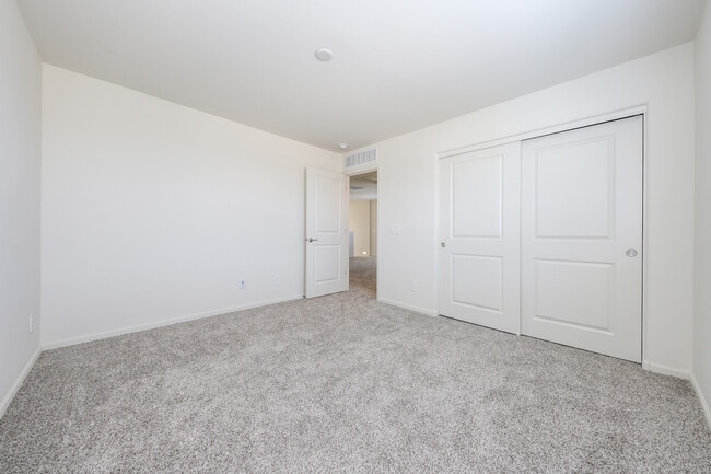 Building Photo - 7867 S Walnutview Dr