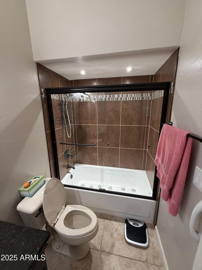 Building Photo - 5535 W Willow Ave