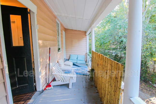 Building Photo - 7 Ann St