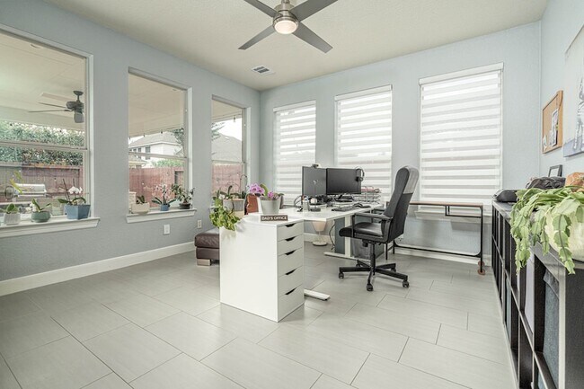 Building Photo - 5907 Ballina Canyon Ln