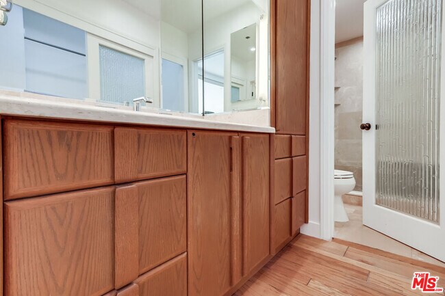 Building Photo - 230 S Catalina Ave