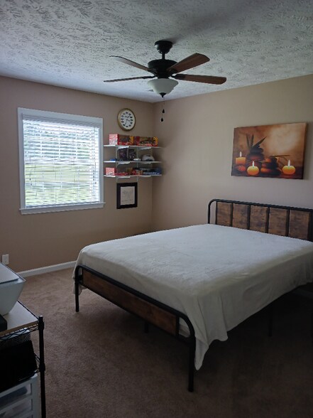 Building Photo - 661 Tupelo Ln