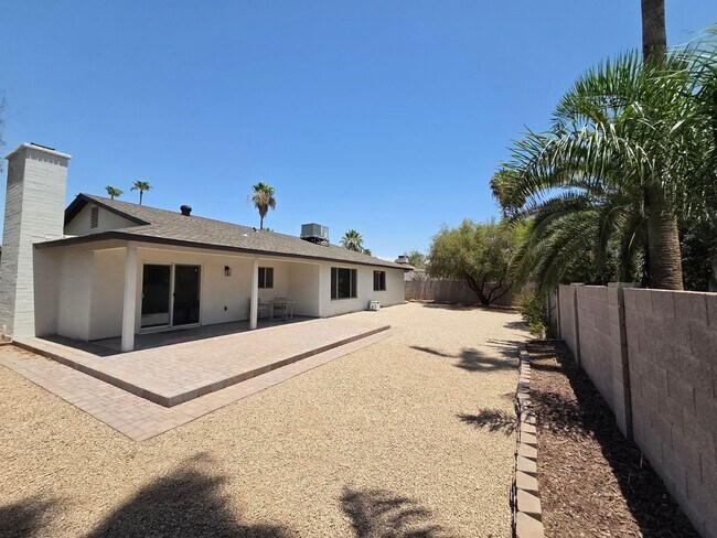 Building Photo - Beautiful 3 bedroom / 2 bath in Scottsdale!