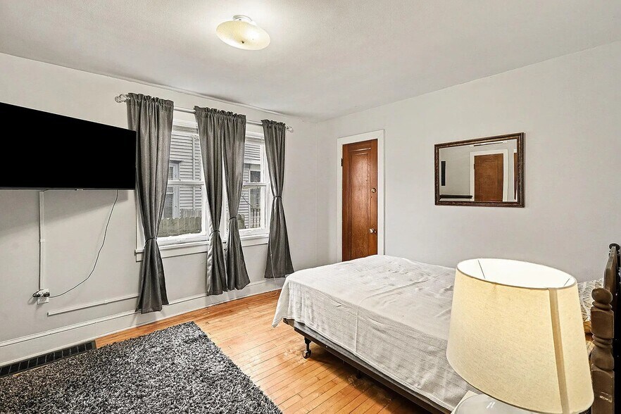 Building Photo - 88 Greenbush St