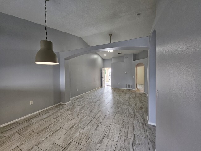 Building Photo - 13438 Fairway Glen Dr