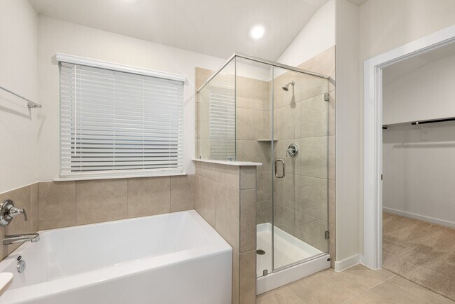 Building Photo - 6611 Castella Dr