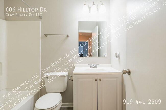 Building Photo - 606 Hilltop Dr