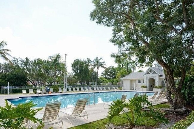 Building Photo - 7823 Sanibel Dr