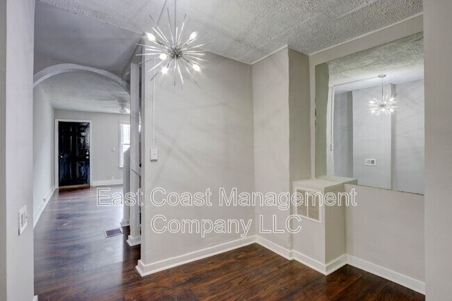 Building Photo - 1822 McHenry St