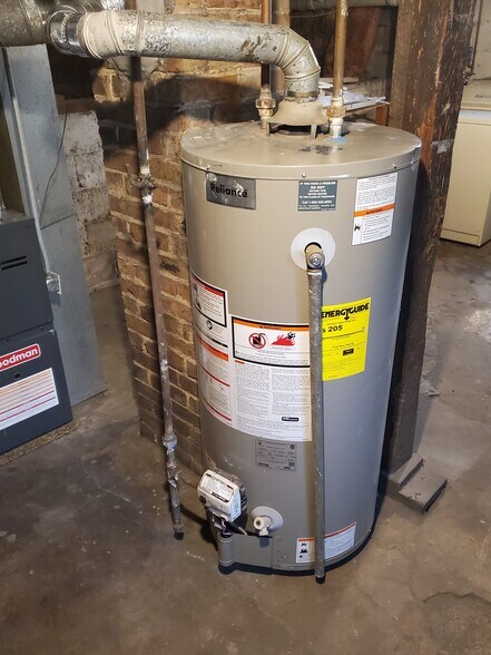 Building Photo - 2642 Riordan St