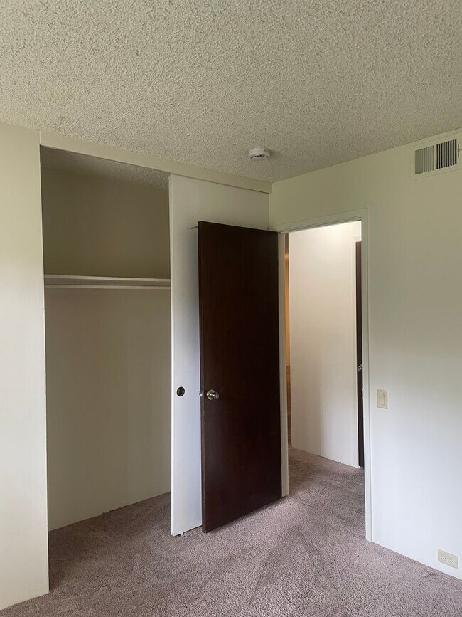 Building Photo - Two Story 3 Bedroom/2.5 Bathroom w/Two Car Garage