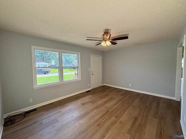 Building Photo - 104 Gann Ave