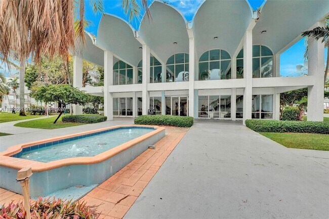 Building Photo - 488 NW 165th St