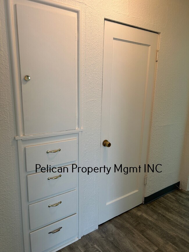 Building Photo - 2125 Orchard Ave