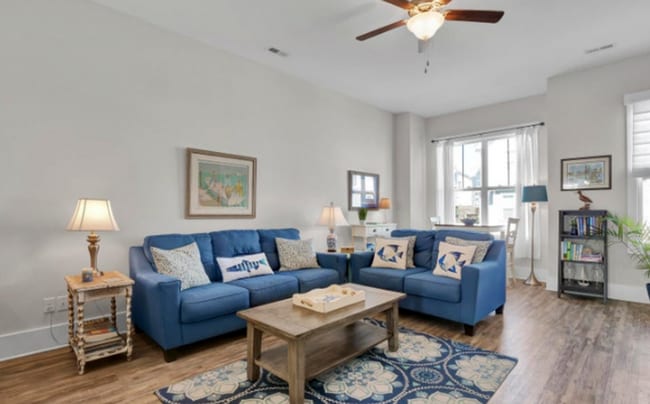Building Photo - Spacious Summerwalk Townhome