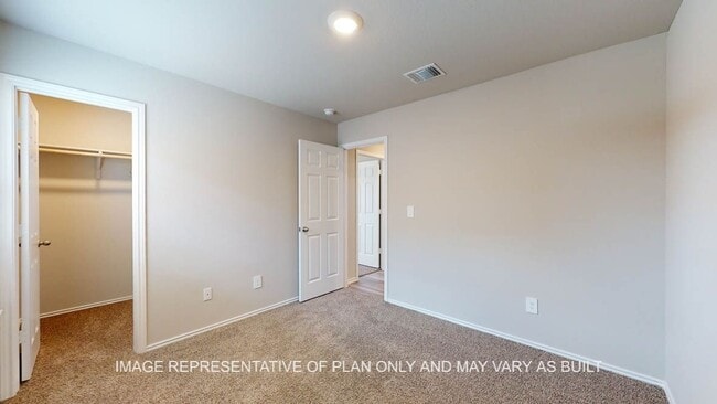 Building Photo - 1123 Sarah Dr