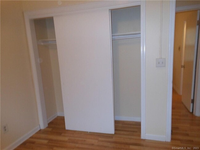 Building Photo - 646 Howe Ave