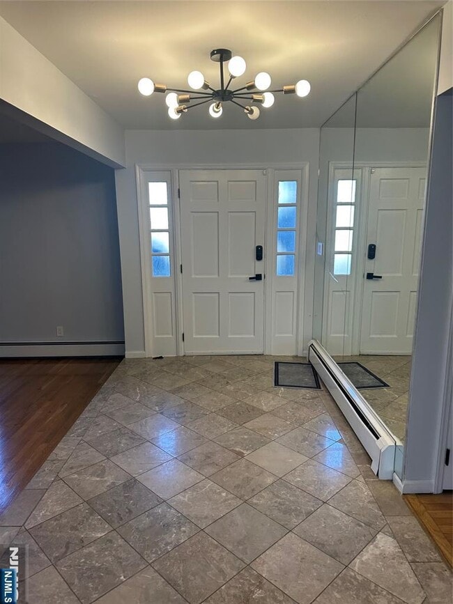 Building Photo - 24 Drake Ln