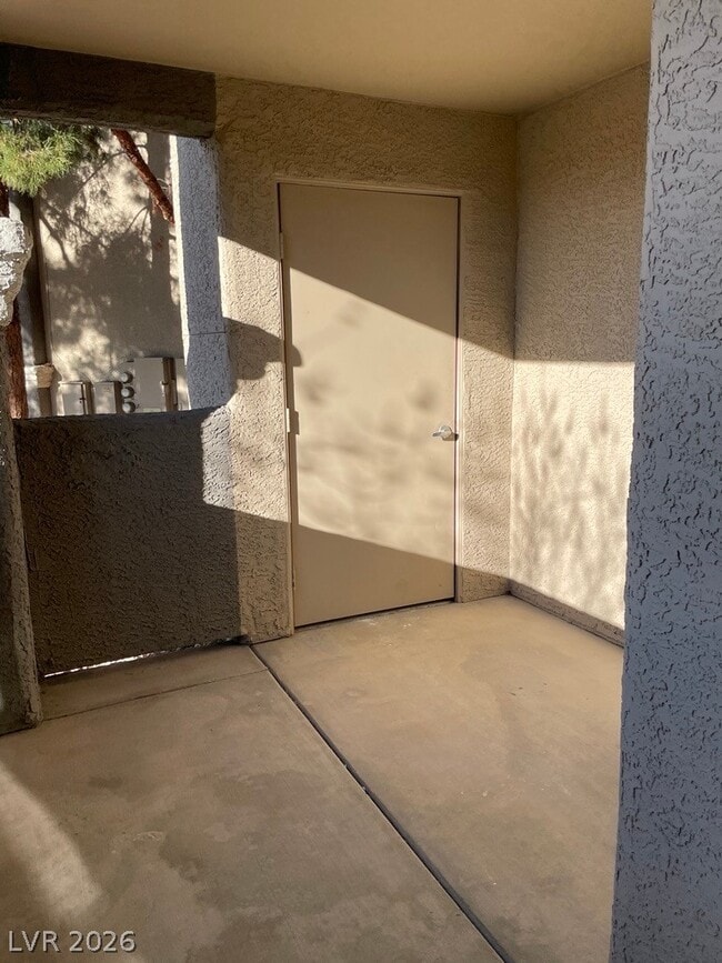 Building Photo - 5055 W Hacienda Ave