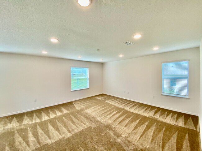 Building Photo - Beautiful Home for rent in Poinciana - 4 bed 2.5 bath plus large bonus room