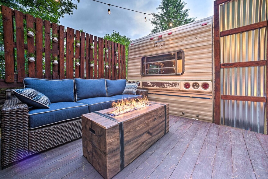 Building Photo - 783 Woodstock Rd