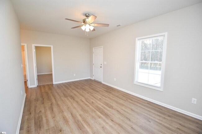 Building Photo - 105 Cunningham Rd