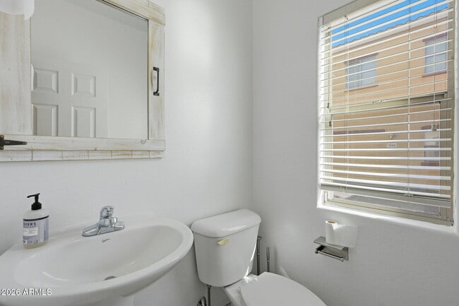 Building Photo - 4678 E Redfield Rd