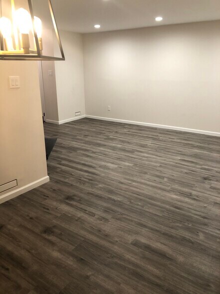 Dining Area - 605A Cypress Point Cir