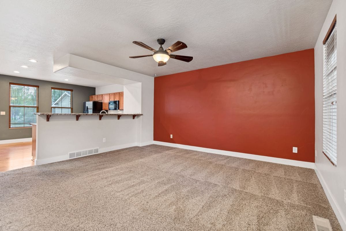Building Photo - 10634 Topview Rd