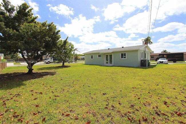 Building Photo - 6203 SW 108th Pl