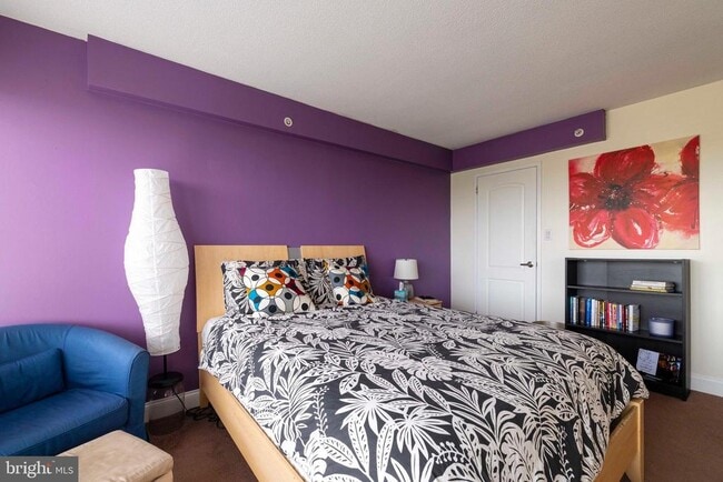 Building Photo - 2001 Hamilton St